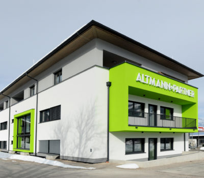 Aussenbeschriftung Altmann + Partner