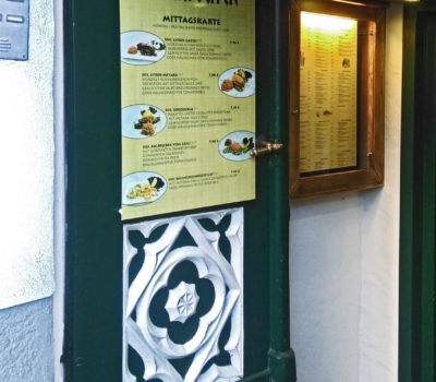 Außenbeschriftung Tür Restaurant zum Griechen